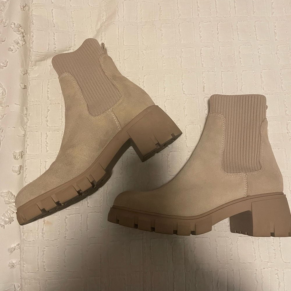 Steve Madden hutch and suede boots